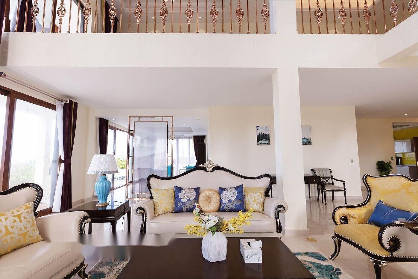 Villa – royal | Oppholdsområde | En 1-tommers smart-TV med digitale kanaler