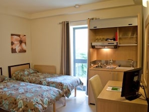 Memory-foam beds, in-room safe, individually decorated - Hotel Kappara (San Gwann)