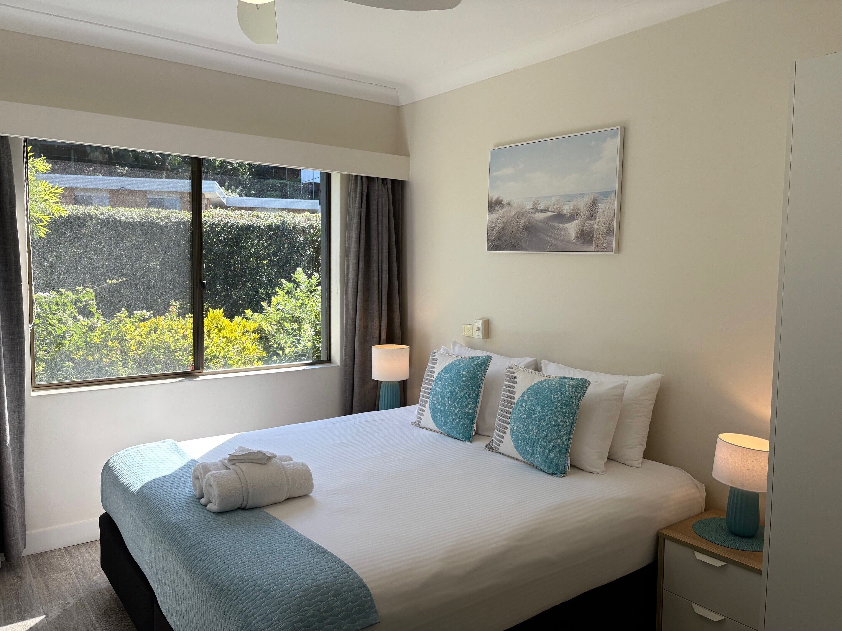 Apartment, 1 King Bed, Garden View