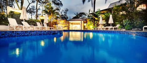 Outdoor pool, sun loungers