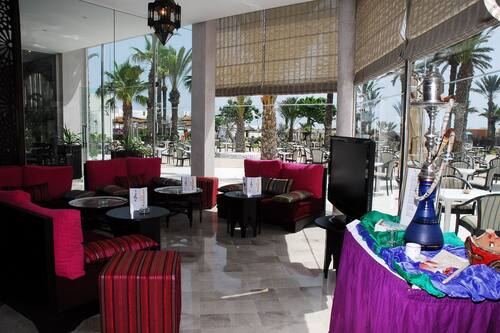 5 bars, bar en bord de piscine