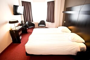In-room safe, desk, iron/ironing board, cots/infant beds