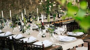 Appartement Deluxe, 2 chambres, terrasse, vue piscine | Vue sur le jardin