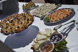 Daily buffet breakfast for a fee - Fattoria Le Giare (Cortona)