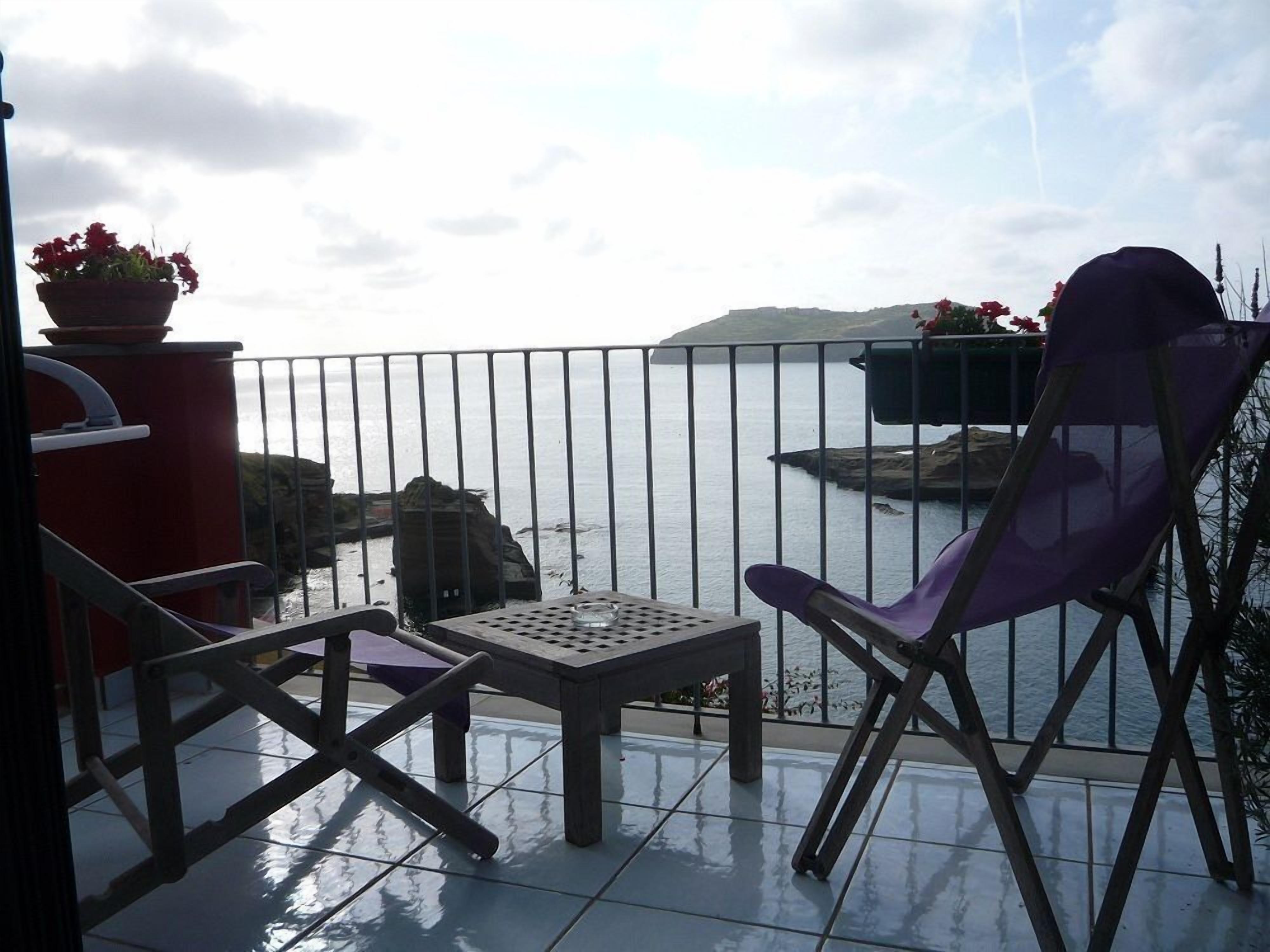 Chambre Double Standard, balcon, vue mer | Minibar, coffres-forts dans les chambres, bureau