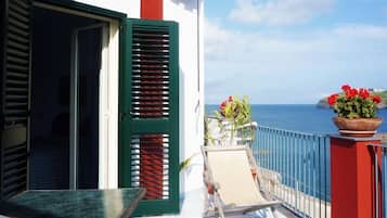 Vierbettzimmer, Balkon, Meerblick | Balkon