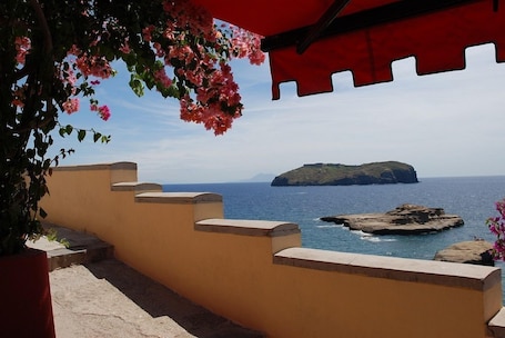 Property grounds. Hotel Villa Iulia
