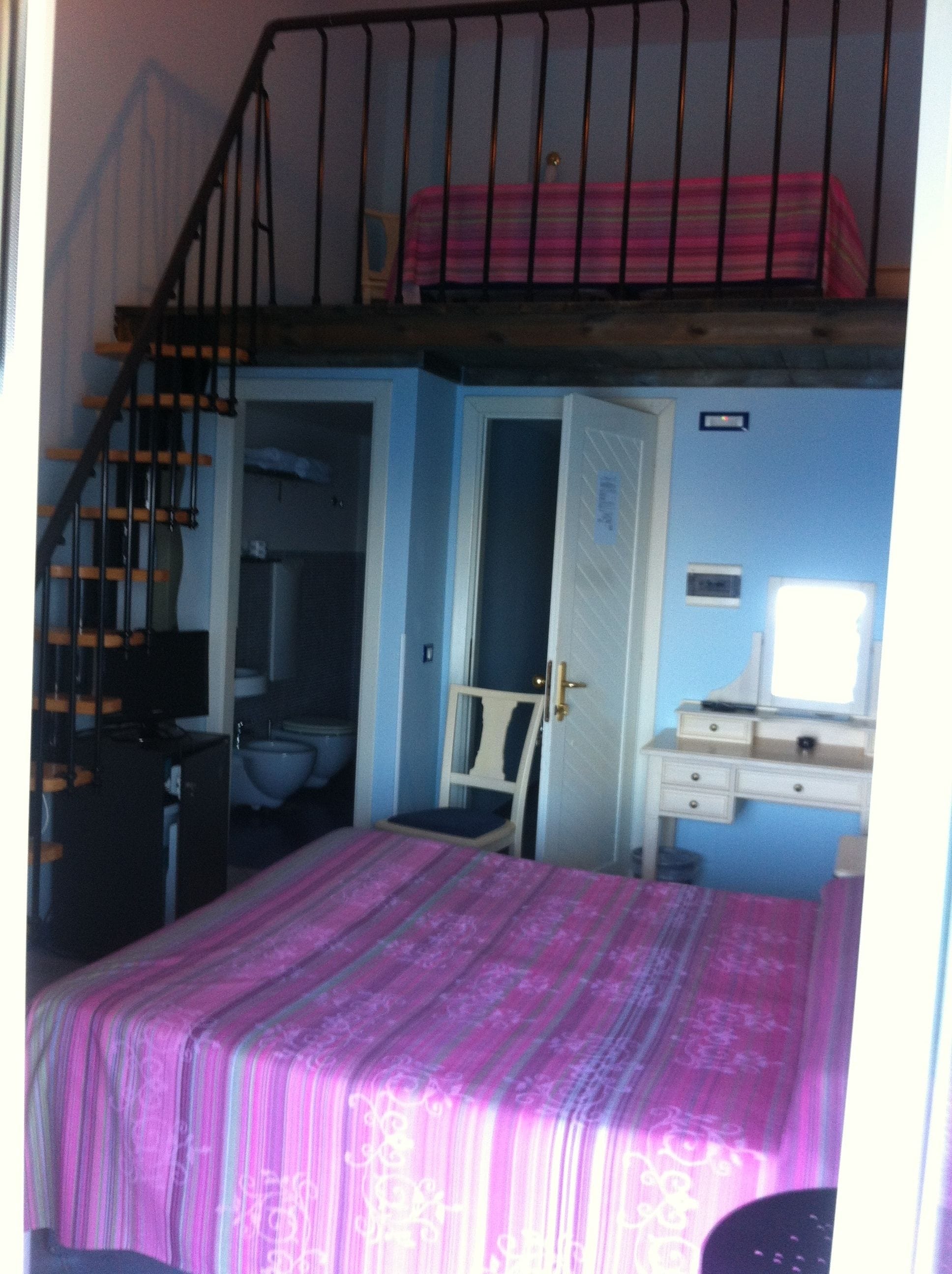 quadruple room, balcony, sea view | minibar, in-room safe, desk, cots/infant beds