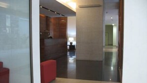 Lobby - AMS Apartments Monjitas (Santiago)