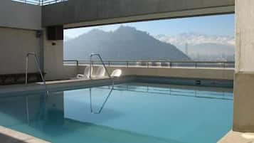 Piscine extérieure (ouverte en saison)