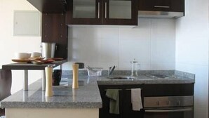 Private kitchen - AMS Apartments Monjitas (Santiago)