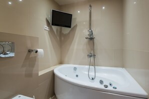 Lejlighed - 2 soveværelser - balkon | Badeværelse | Hårtørrer, bidet