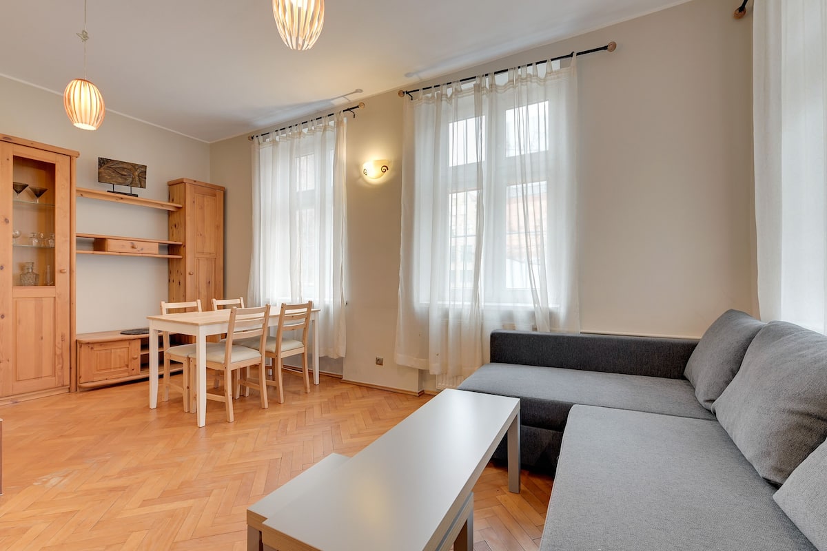 Departamento, 1 habitación (Chlebnicka Street, for 6 people) | Sala de estar | Televisión de pantalla plana de 32 pulgadas con canales por cable