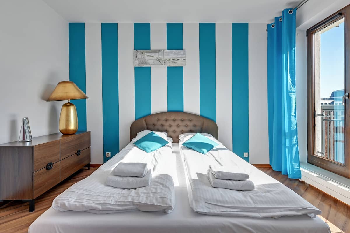 Studio Apartment (2 people) - 15 | Ruang tamu | TV LCD 