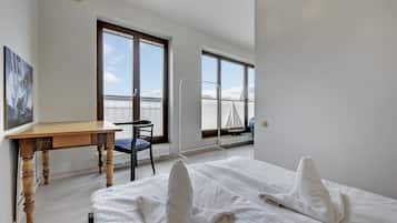 Luxury Apartment, 2 Bedrooms, Balcony (6 Adults) | Iron/ironing board, cots/infant beds, rollaway beds, free WiFi