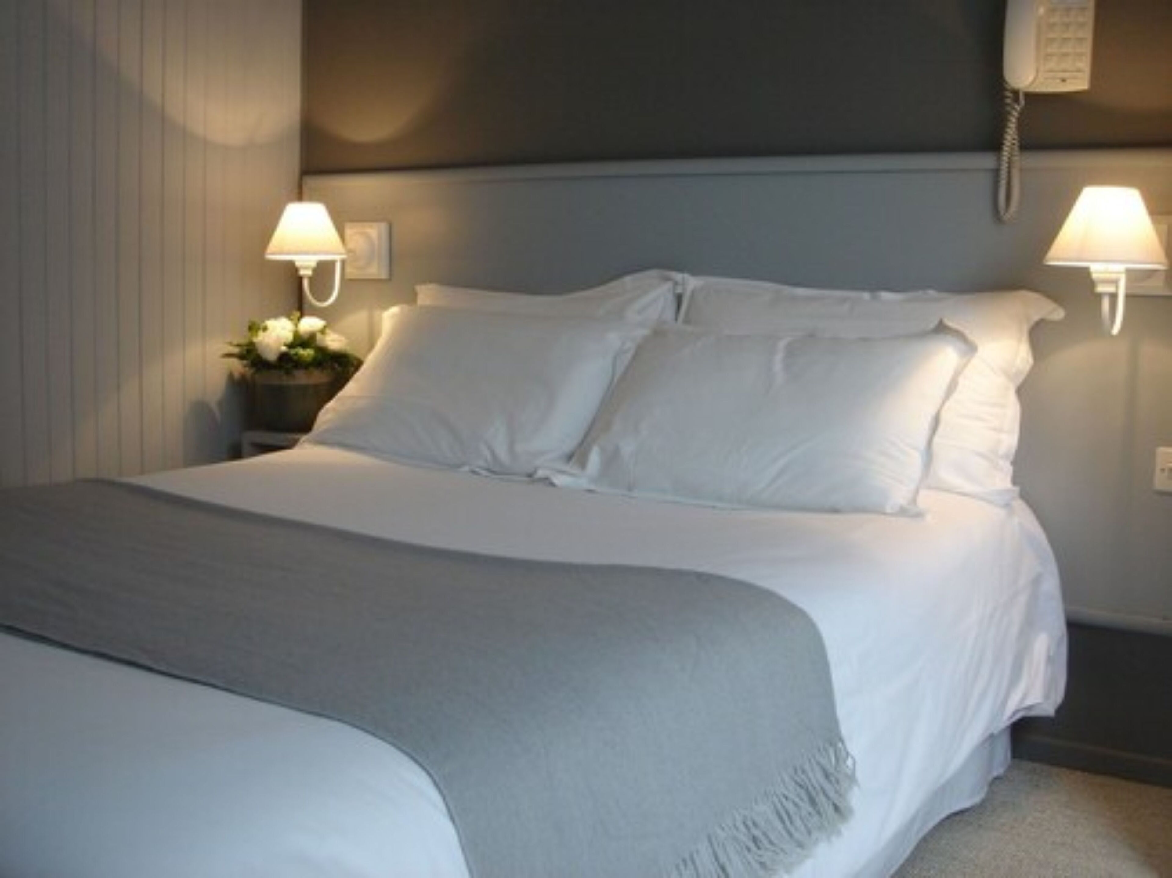 standard double room | desk, blackout curtains, iron/ironing board, free wifi