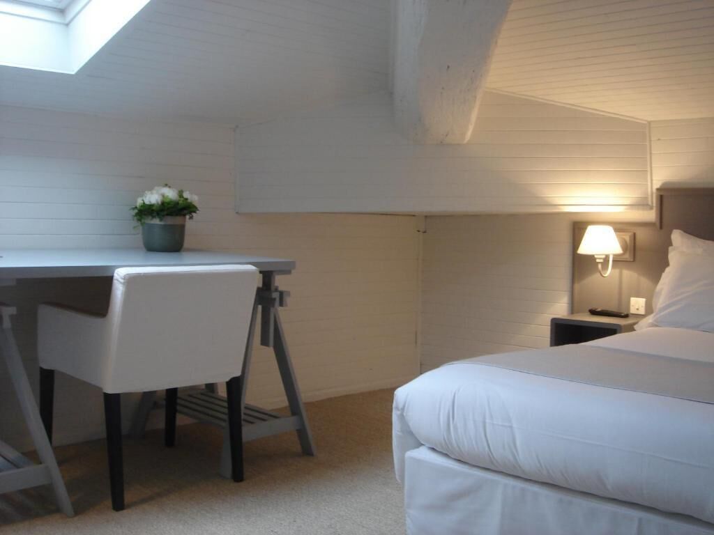 desk, blackout curtains, iron/ironing board, free wifi