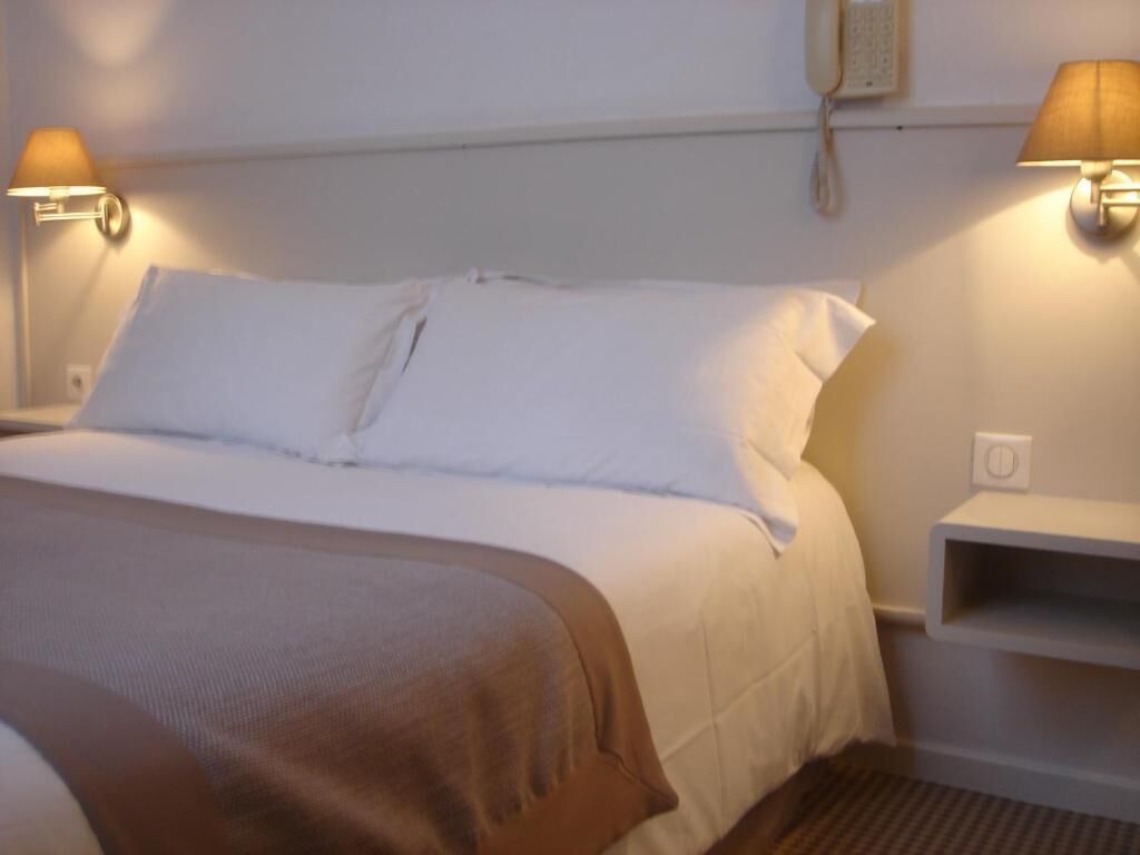 desk, blackout curtains, iron/ironing board, free wifi