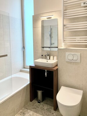 Kostenlose Toilettenartikel, Haartrockner, Handtücher, Seife