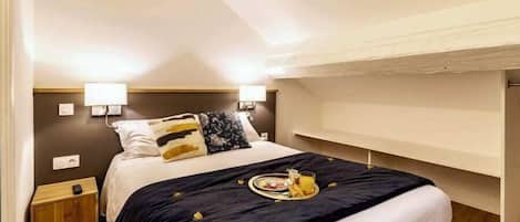 Individually decorated, individually furnished, desk, laptop workspace