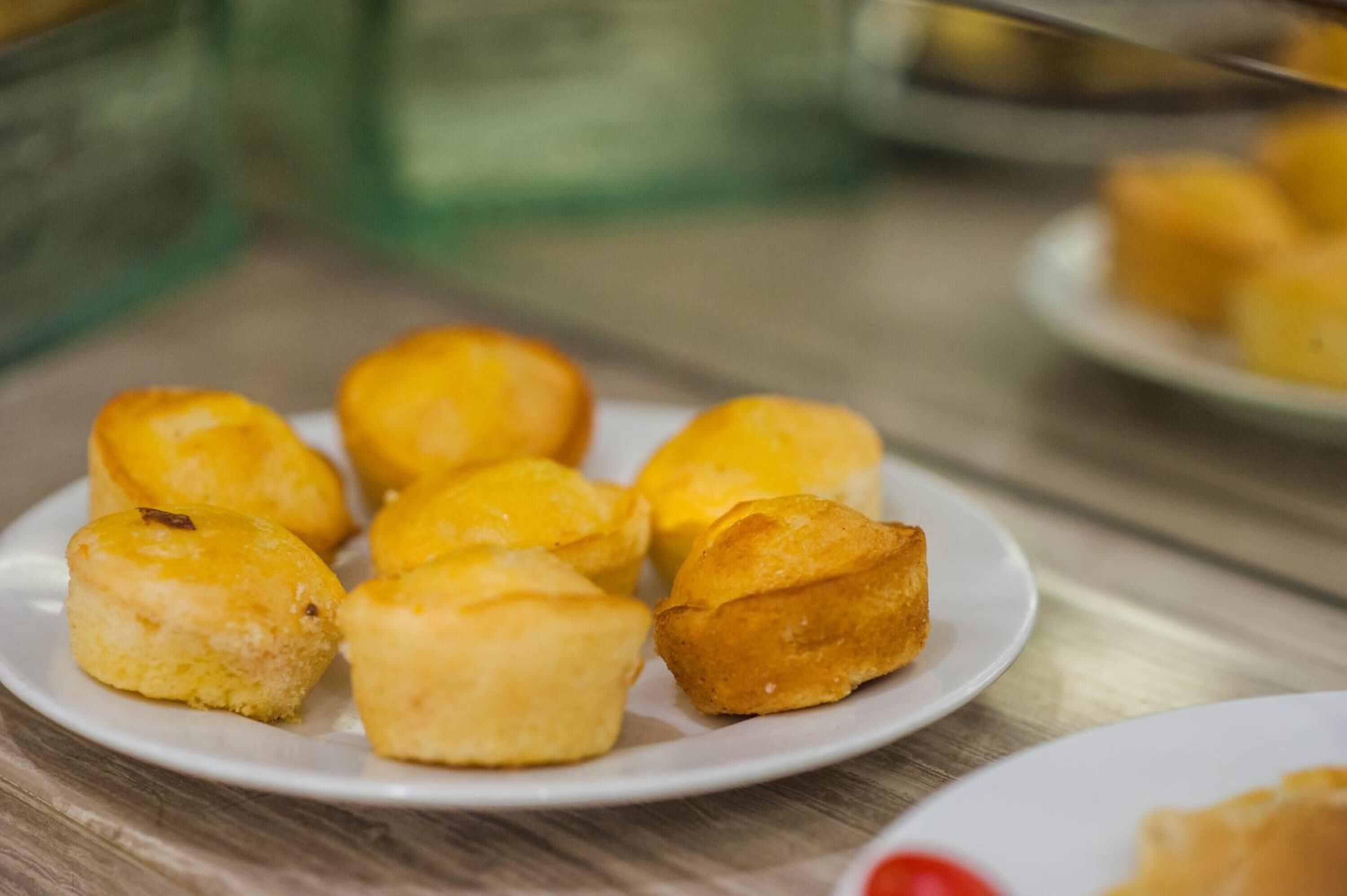 breakfast, lunch and dinner served