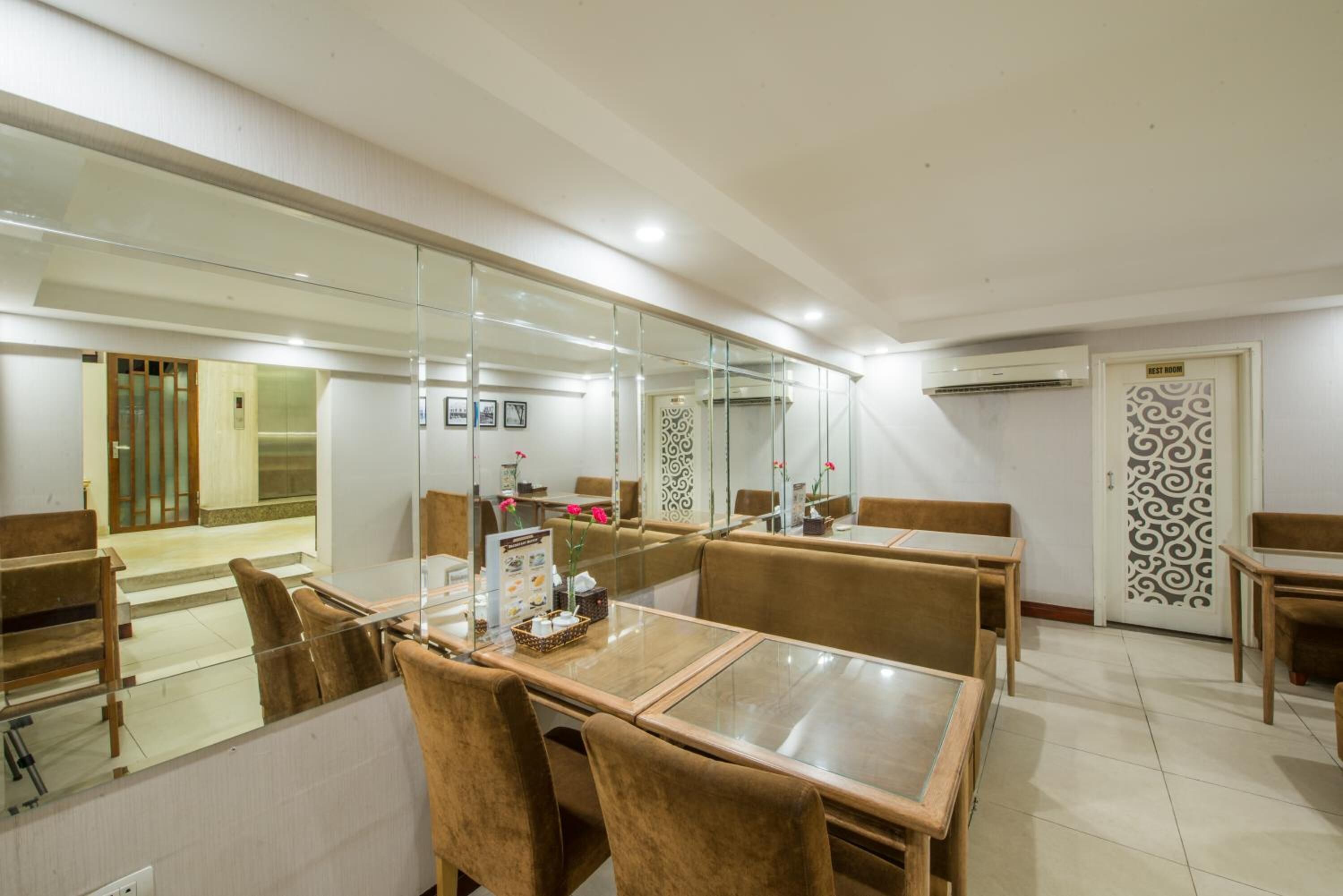 breakfast, lunch and dinner served