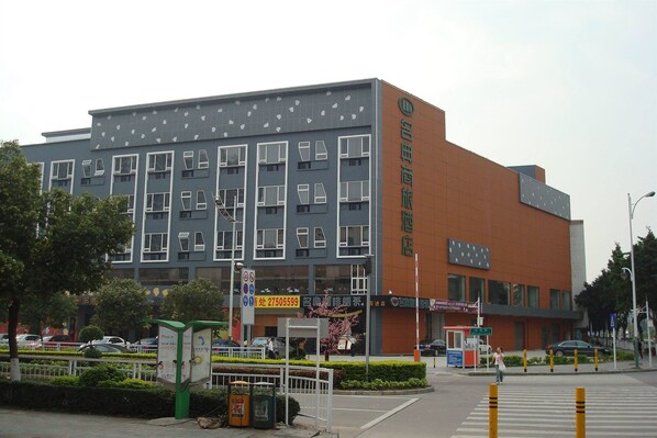 Front of property - Ming Tien Inn Baoan (Shenzhen)