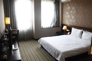Individually decorated, blackout drapes, iron/ironing board - Ming Tien Inn Baoan (Shenzhen)