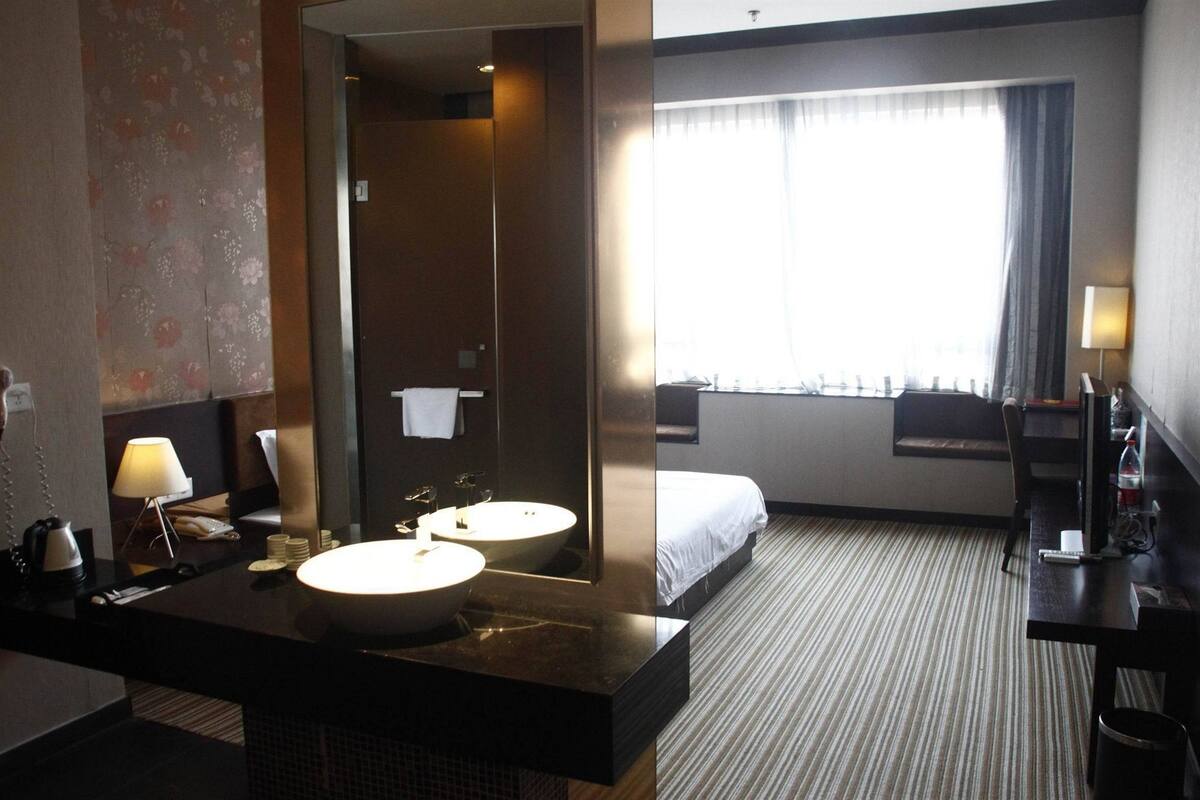 Standard Twin Room | Bathroom
