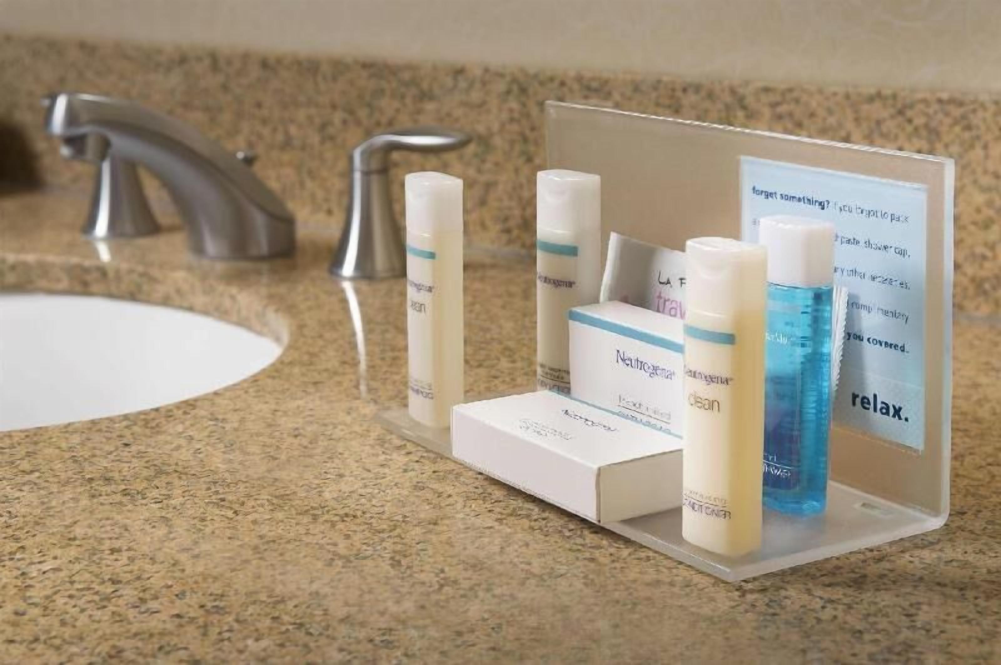 Baño | Ducha, artículos de higiene personal gratuitos y secador de pelo