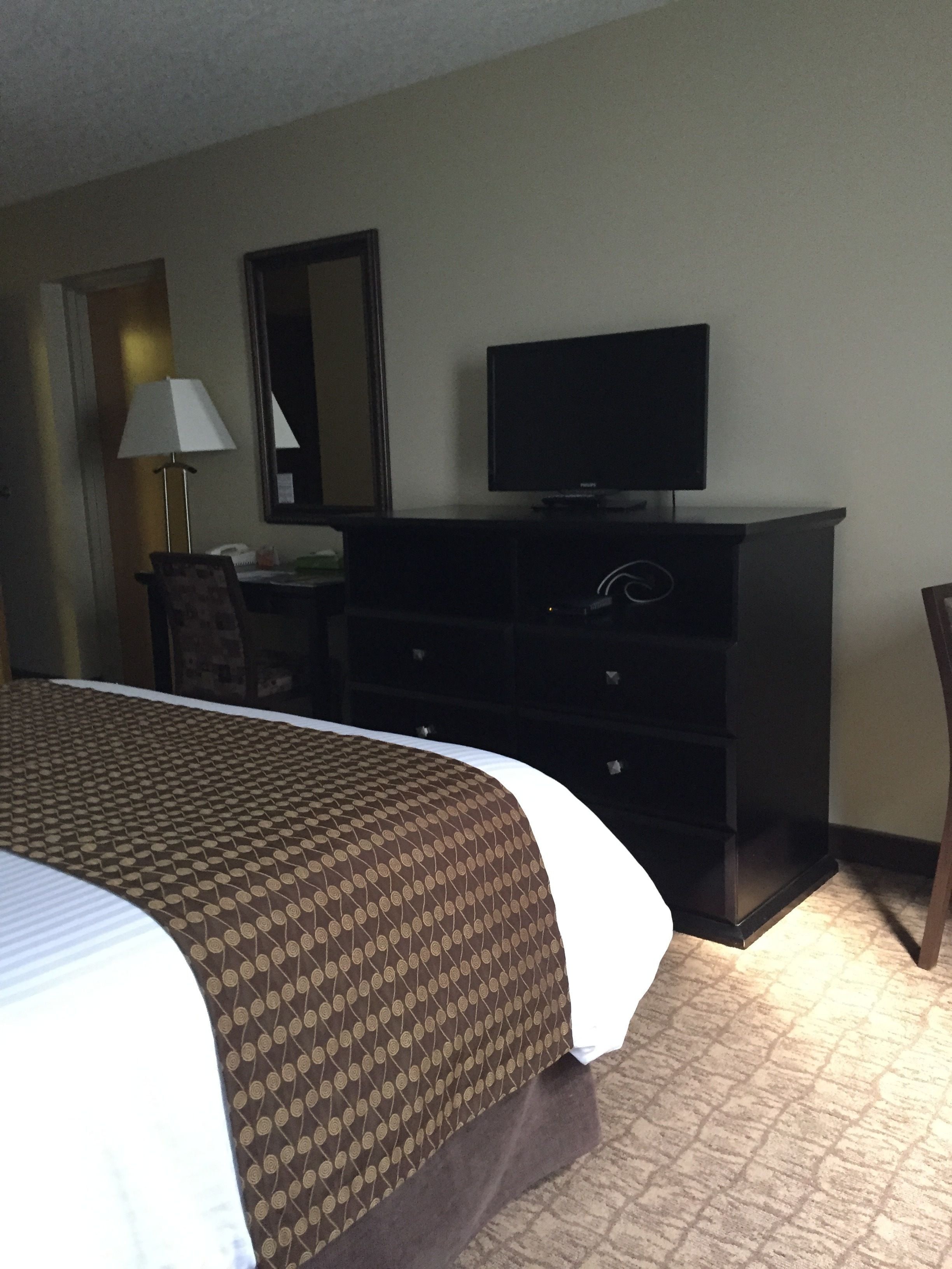 desk, rollaway beds, free wifi, bed sheets