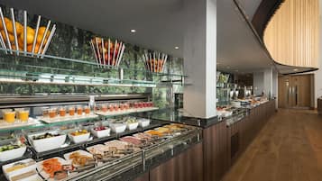 Daily full breakfast (GBP 14 per person)