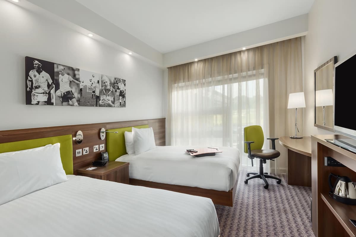 Twin Room (with Shower)