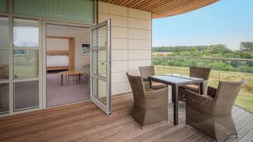 Télévision à écran plat de 50 pouces avec chaßnes numériques, télévision