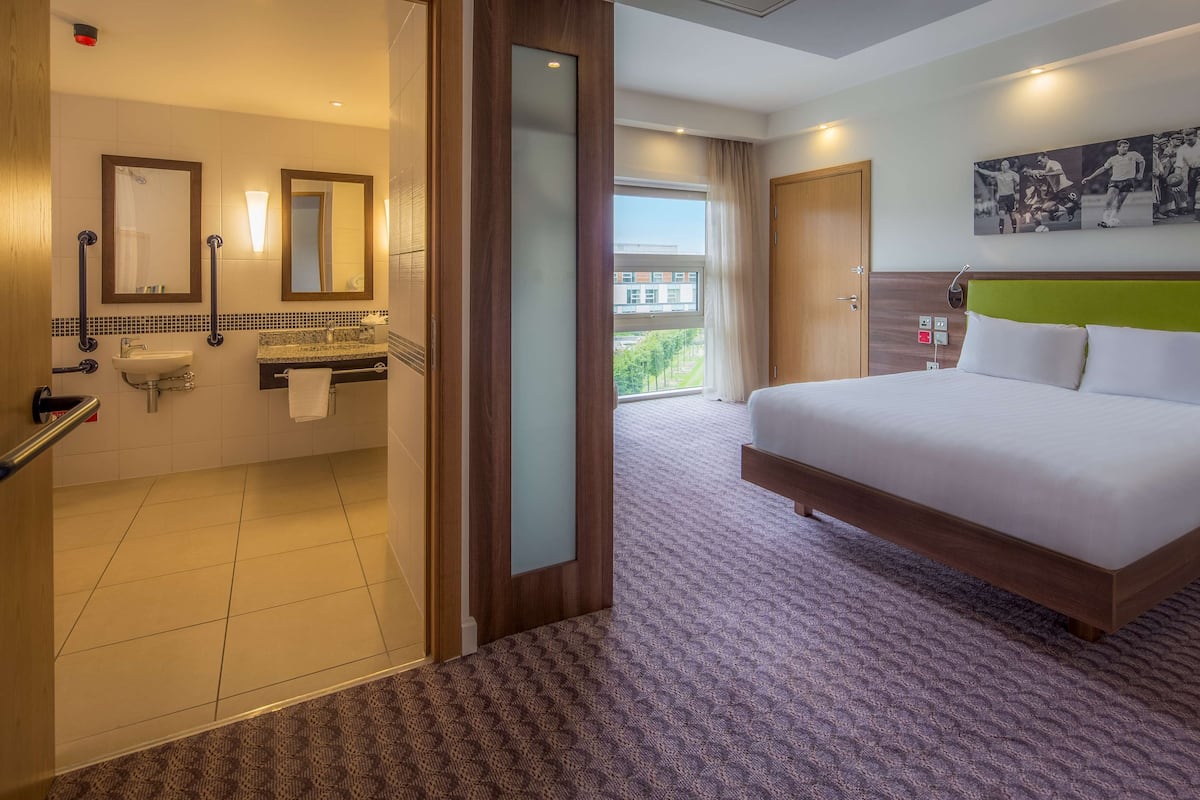 Habitación estándar, 1 cama matrimonial, con acceso para personas discapacitadas | 1 habitación y ropa de cama de alta calidad