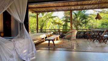 Bangalô superior 2+1 | 1 bedroom, minibar, in-room safe, individually decorated