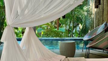 Bangalô superior de lux. piscina privativa | Banheiro | Chuveiro, produtos de toalete grátis, secador de cabelo