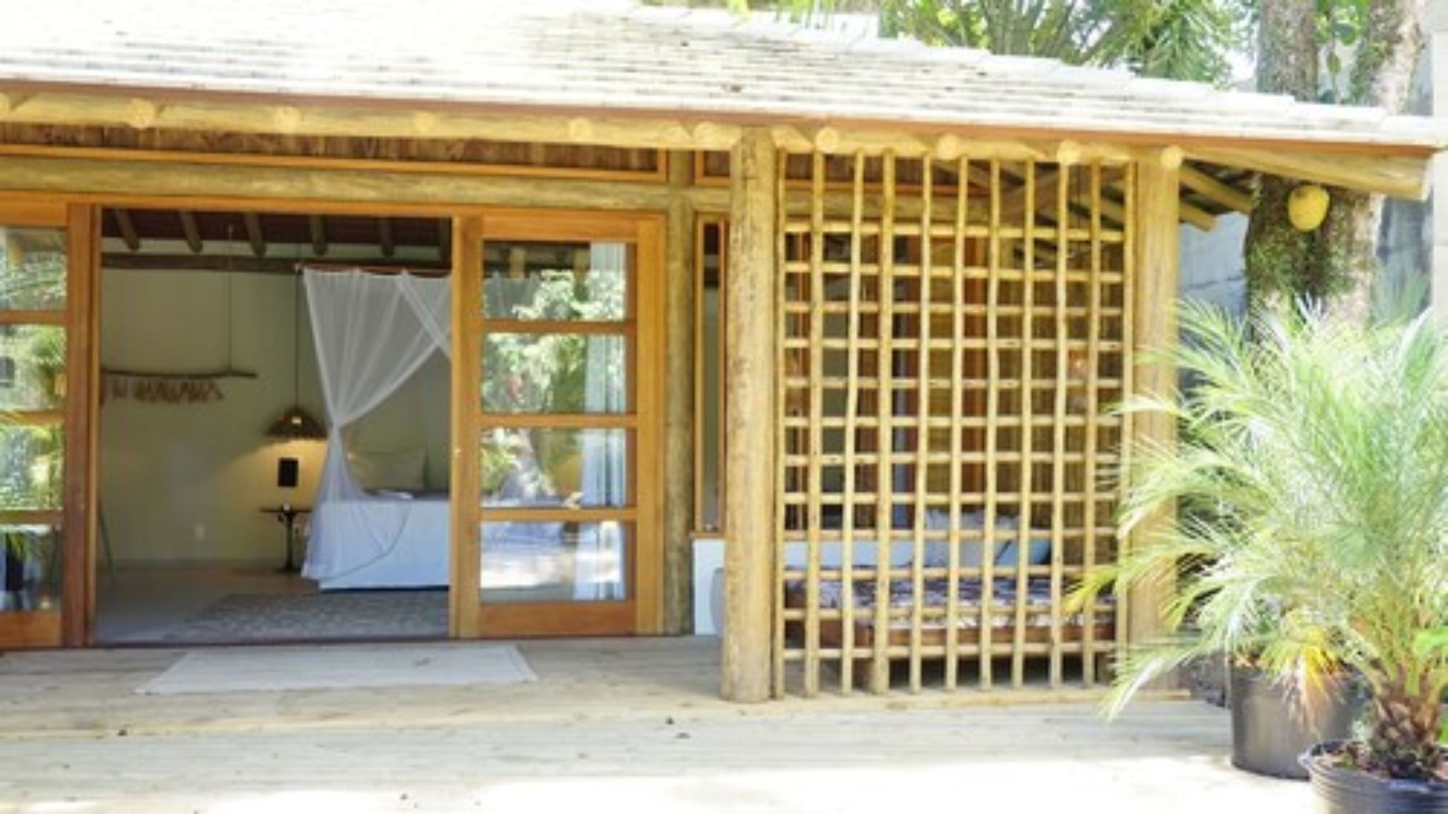 Bungalow Superior de Lux | Frigobar, cofres nos quartos, individualmente decorados, escrivaninha