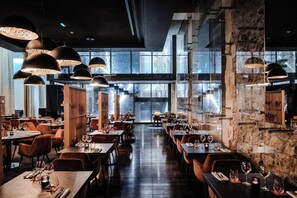 Breakfast, lunch, dinner served; Regional cuisine, alfresco dining