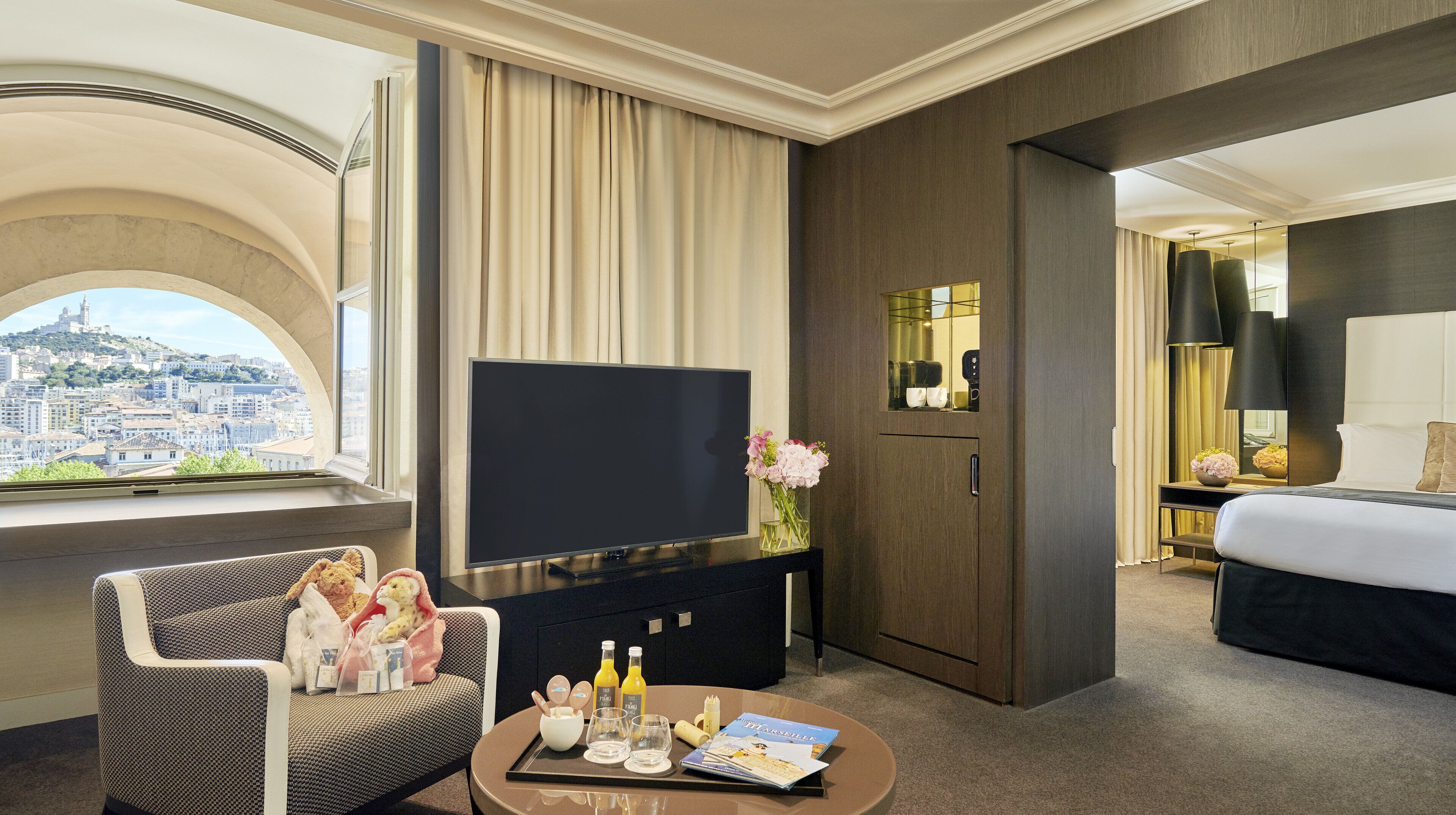 Junior Suite, 1 King Bed (La Bonne Mere View) | Premium bedding, down duvets, pillow-top beds, minibar