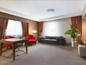Suite, 1 King-Bett, Raucher, Eckzimmer | Ausblick vom Zimmer