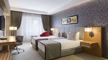 Superior Twin Room, 2 Twin Beds | Minibar, in-room safe, soundproofing, iron/ironing board