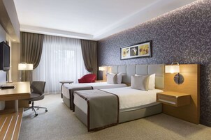 Superior Twin Room, 2 Twin Beds | Minibar, in-room safe, soundproofing, iron/ironing board