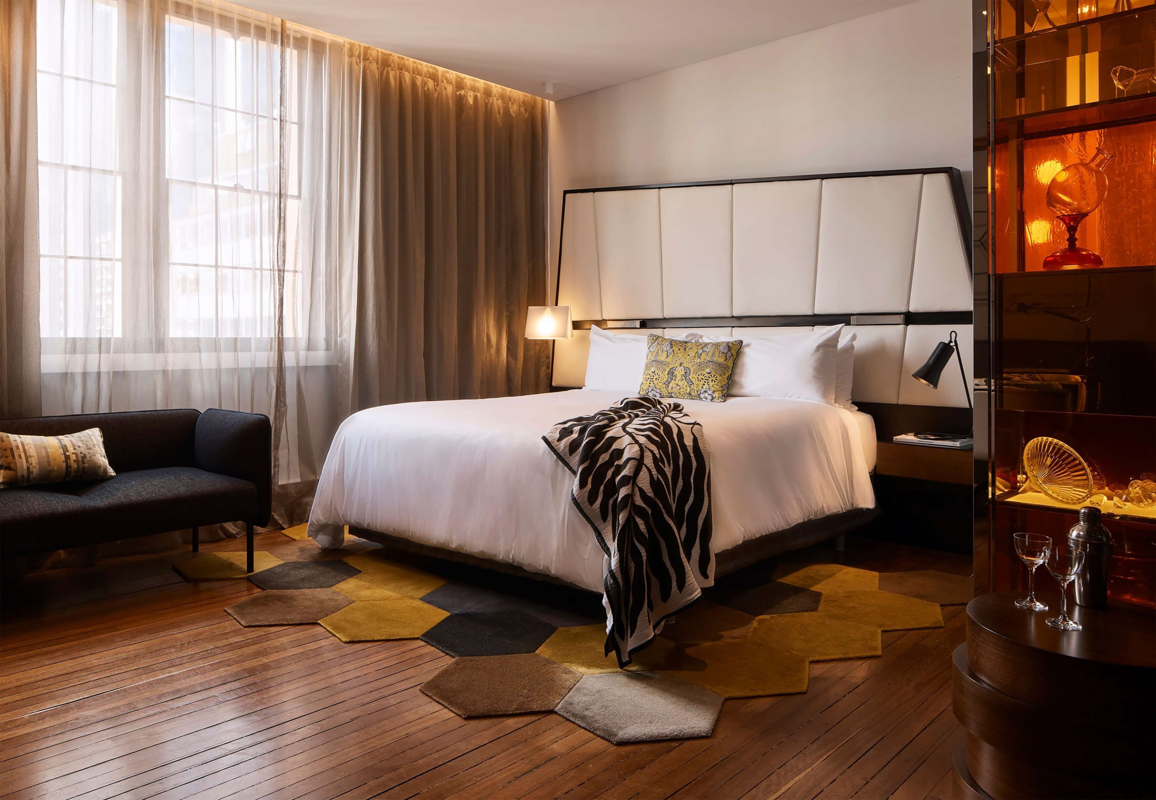 minibar, desk, soundproofing, iron/ironing board