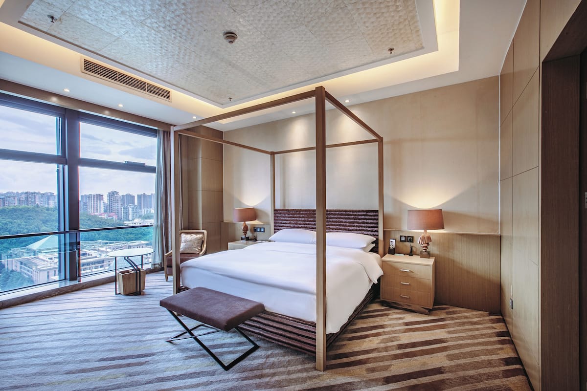 presidential suite, 1 king bed | 1 bedroom, premium bedding, down duvets, minibar