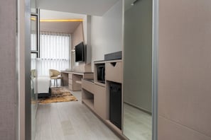 Select Comfort beds, minibar, in-room safe, desk