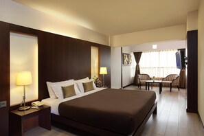 Minibar, in-room safe, desk, soundproofing