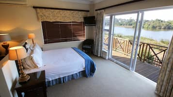 Suite (Queen) | 1 bedroom, premium bedding, in-room safe, desk