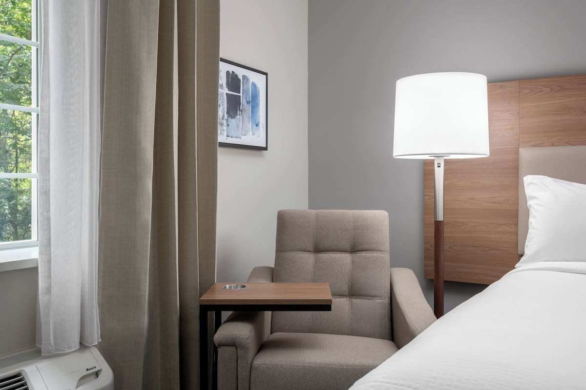 Studio Suite, 1 King Bed | 1 bedroom, premium bedding, in-room safe, desk