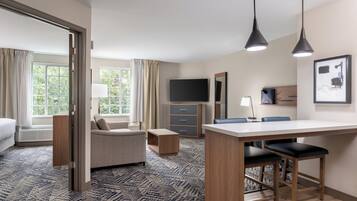 1 dormitorio, ropa de cama de alta calidad, caja fuerte y escritorio